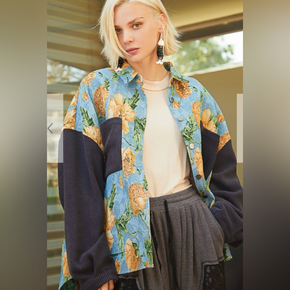 New POL denim/waffle knit floral Shacket. Size small. 100 cotton